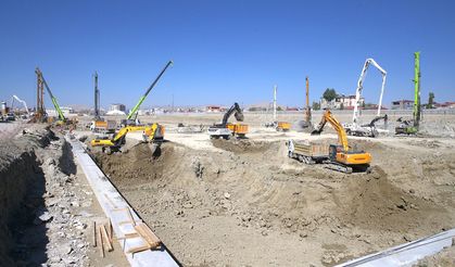 Van'ın sağlık üssünde çalışmalar devam ediyor