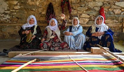 Vanlı kadınlardan asırlık dokuma kültürü