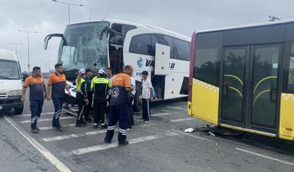 Van otobüsü İETT otobüsüyle çarpıştı