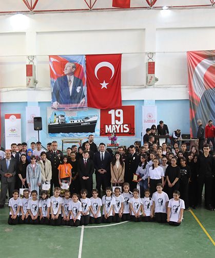 Başkale'de 19 Mayıs Atatürk'ü Anma, Gençlik ve Spor Bayramı Kutlandı