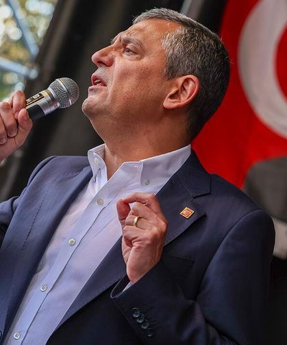 Özgür Özel, Sırrı Süreyya Önder'i andı