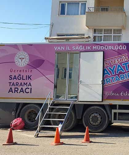 Mobil kanser tarama aracı Başkale'de