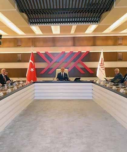 Rektörlük görevine atanan akademisyenlere mazbataları verildi