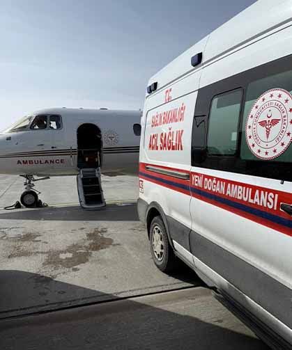 Ambulans uçak hasta bebekler için havalandı