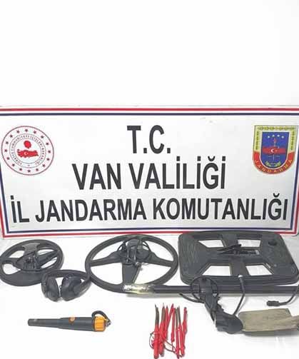 Van’da kaçak kazı yapan 3 kişi yakalandı