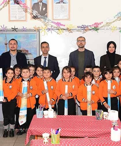 Çatak’ta öğrencilere harita dağıtıldı
