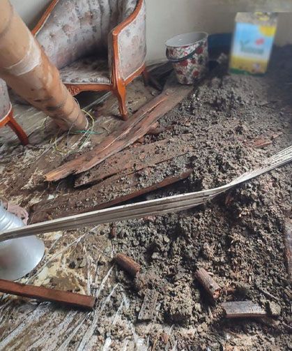 6 kişilik ailenin evi çöktü