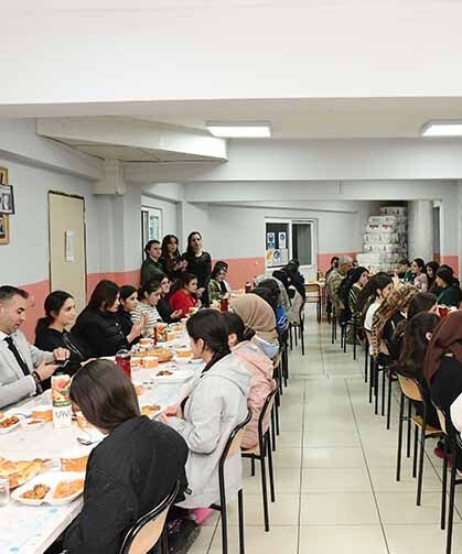 Çatak’ta öğrencilerle iftar programı düzenlendi