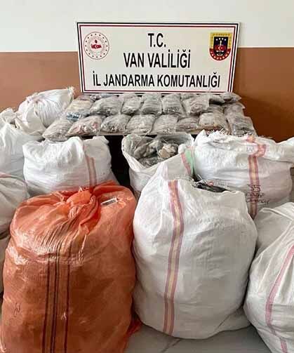 Van’da gümrük kaçağı malzeme ele geçirild