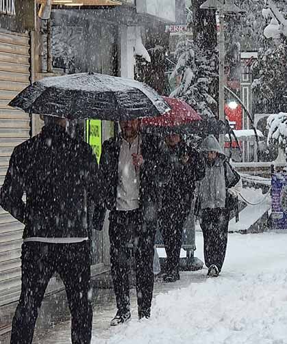 Van'da baharı beklerken kar kapıya dayandı
