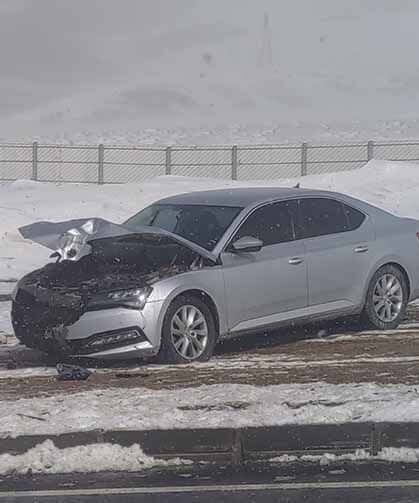 Van'da Kaymakamın bulunduğu otomobil kaza yaptı