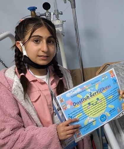 Van'da kütüphaneden hastaneye sevgi köprüsü