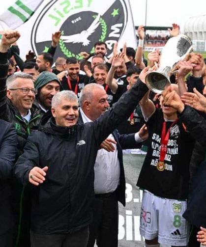 12 Bingölspor kupasını kaldırıldı