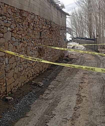 Van'da yıkılma tehlikesi bulunan ahır güvenlik çemberine alındı