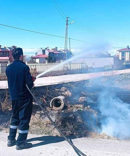 Van'da anız yangını