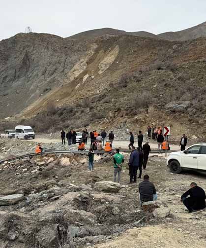Hakkâri–Van yolunda heyelan riski devam ediyor