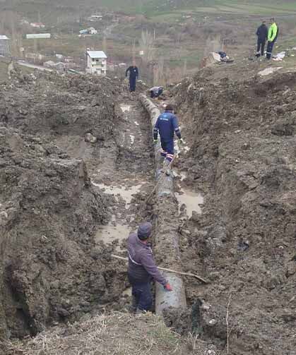 Heyelan içme suyu şebekesini vurdu