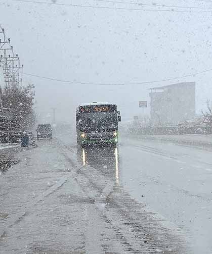 Van'da kar yağışı ve sis Kurubaş Geçidi'nde etkili oldu