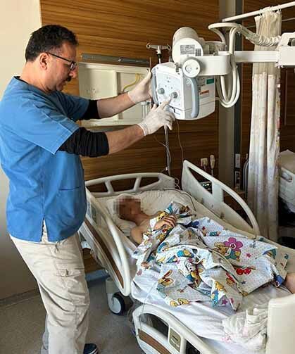 Van’da acı gerçekten habersiz iyileşeceği günü bekliyor