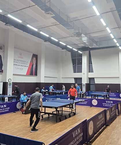 Spor Van Masa Tenisi Ligi devam ediyor