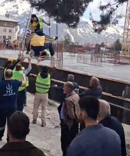 Kafasına pompa borusu düşen işçi yaralandı