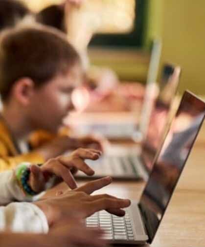 Uzmanlardan sosyal medyadaki zararlı içerikler için uyarı!