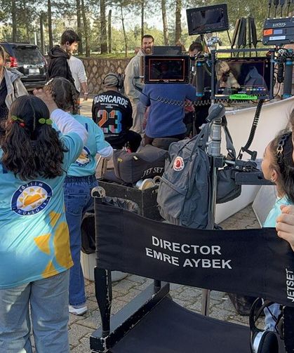 Çocuklar ‘Uzak Şehir’ setini ziyaret etti