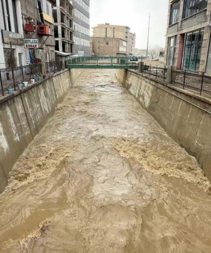 Yüksekova'da bereket taşkını