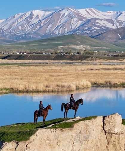 Van'da atlı jandarma timi inci kefali için görevde