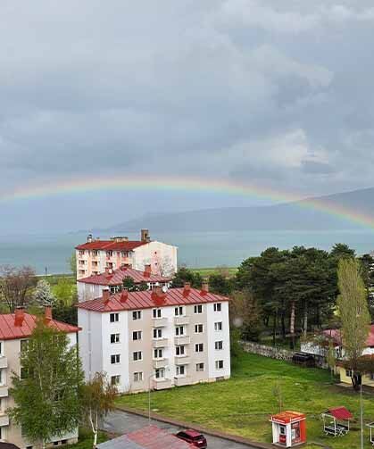 Van Gölü üzerinde gökkuşağı şöleni