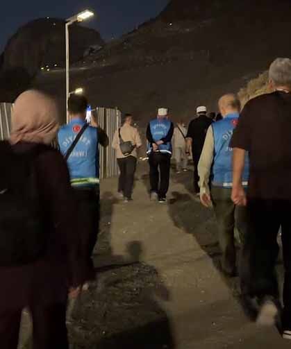 Nur Dağı hacı adaylarının akınına uğruyor