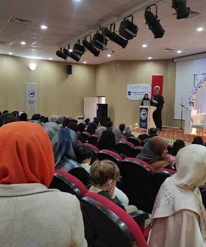 Van YYÜ kampüsünde bir ilk: Hafızlık taç takma heyecanı