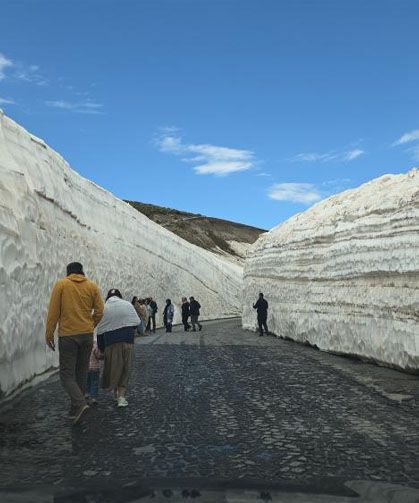 Nemrut'taki 10 metrelik kar tünellerine yoğun ilgi