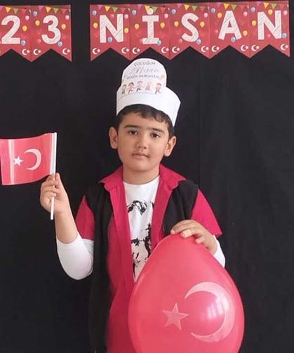 Traktör kazasında baba ile oğlu öldü