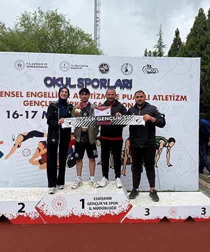 Vanlı öğrenci Türkiye birincisi oldu