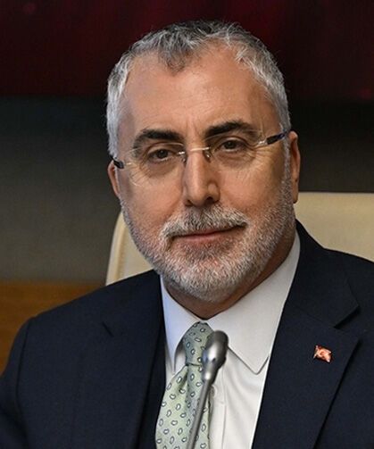 Bakan Işıkhan’dan gençlere destek