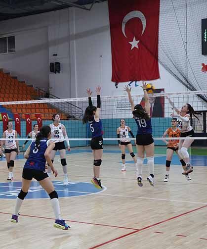 Yıldız Kızlar Voleybol Türkiye Yarı Finalleri tamamlandı