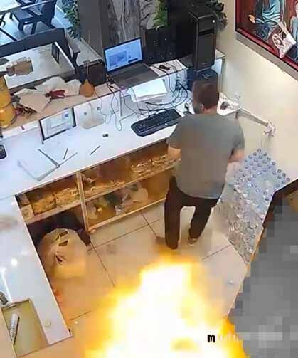 Kafede mutfak tüpü patladı: Olay anı kamerada