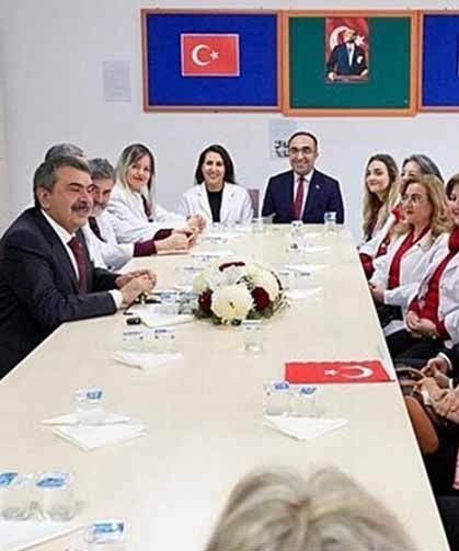 Bakan Tekin'den yer değişikliği taleplerine ilişkin açıklama