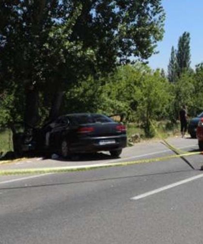 Otomobil ağaca çarptı: 2 ölü, 4 ağır yaralı