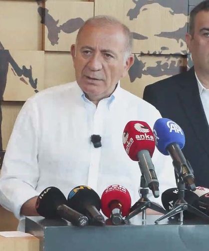 Gürsel Tekin: Bermuda üçgeni ile mücadele ediyoruz