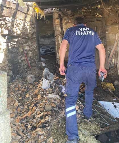 Başkale'de tandır evi yangını