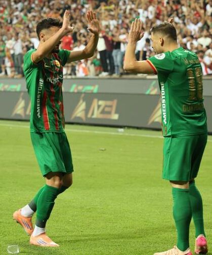 Amed Spor, Erzurumspor FK'yı 3-0 mağlup etti