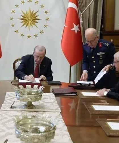 Cumhurbaşkanı Erdoğan, YAŞ kararlarını imzaladı