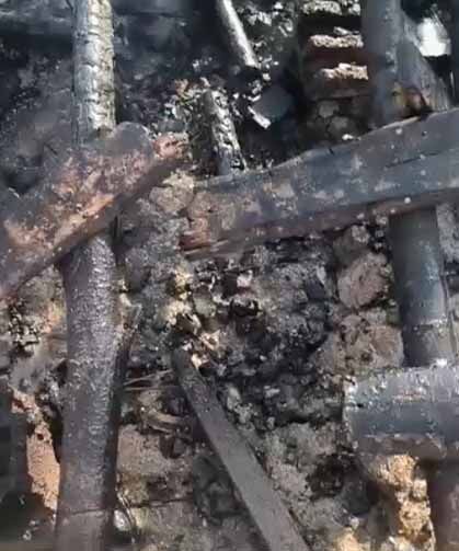 Hakkari'de çıkan yangında bir ev kullanılamaz hale geldi