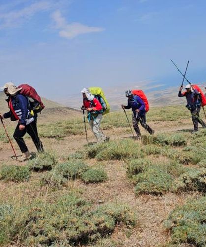 İranlı dağcılar Süphan'ın zirvesine ulaştı