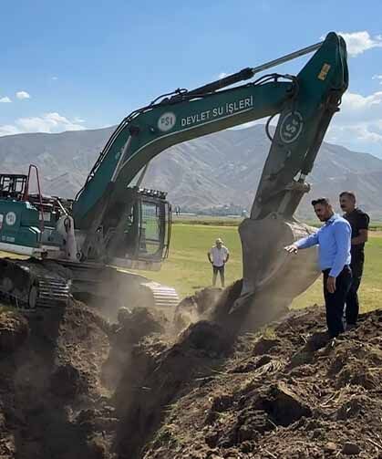 Yüksekova'da dere ıslah çalışması