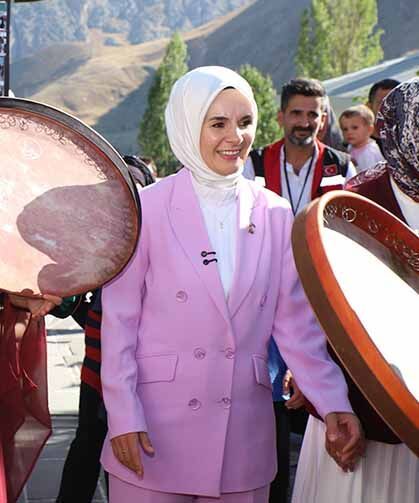 Bakan Göktaş: "Güçlü aileler, güçlü gelecek demek"