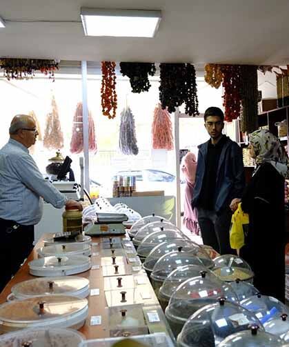 Van'da havanın soğumasıyla bitki çaylarına ilgi arttı