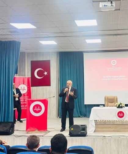 Diyanet İşleri Başkan Yardımcısı Şahin Hakkari'de din görevlileriyle buluştu